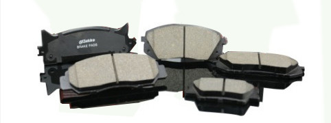 OE 04466-06020 04466-20100 8V0698151C 04466-33130 Toyota Camry Tiguan Chapas de travão em cerâmica
